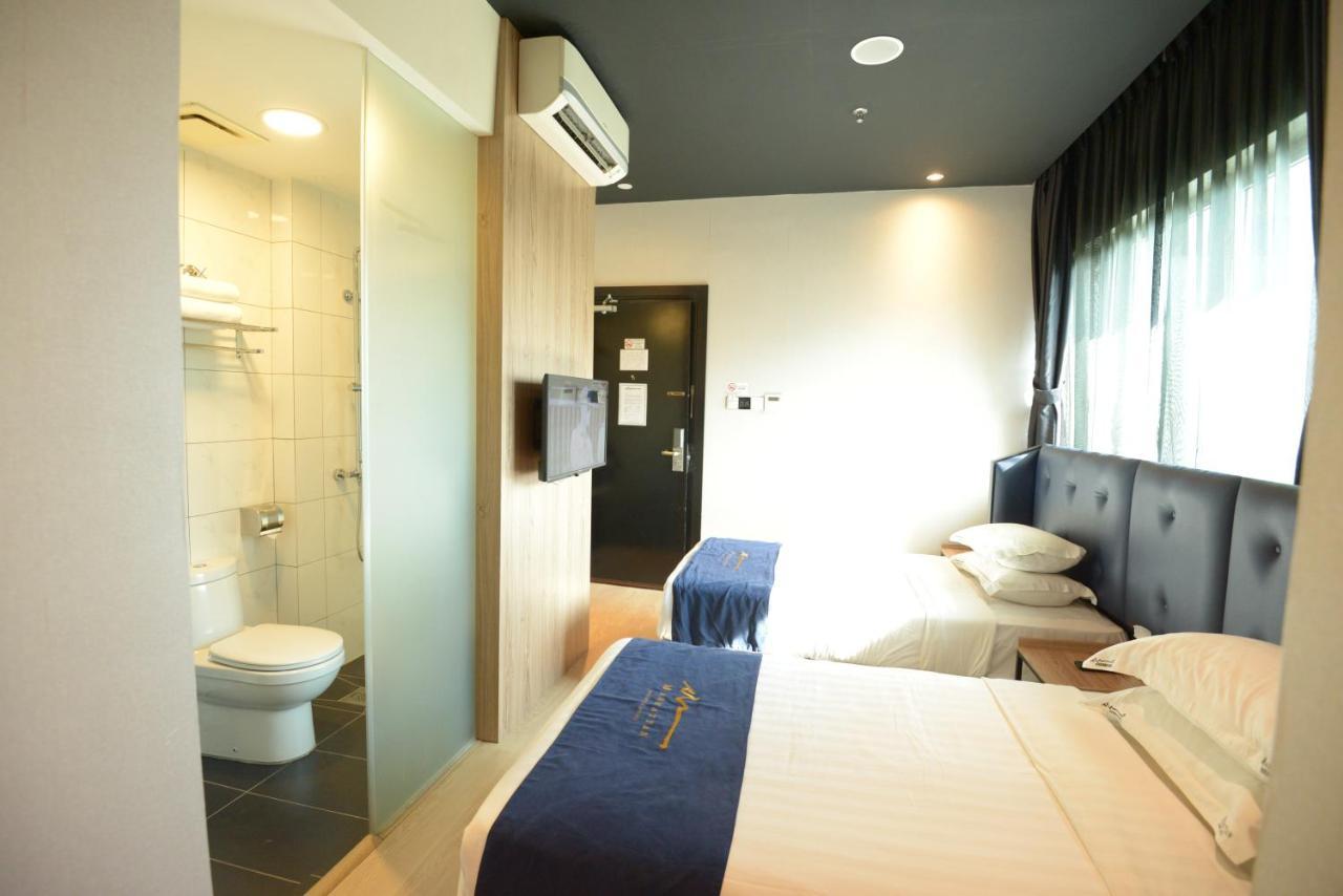 Manhattan Business Hotel Ttdi Kuala Lumpur Esterno foto