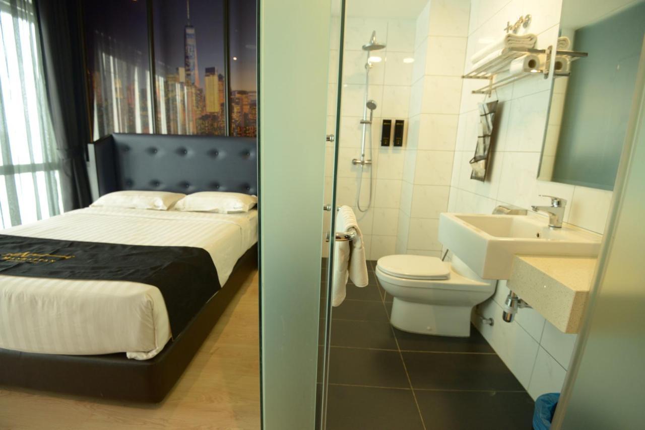 Manhattan Business Hotel Ttdi Kuala Lumpur Esterno foto
